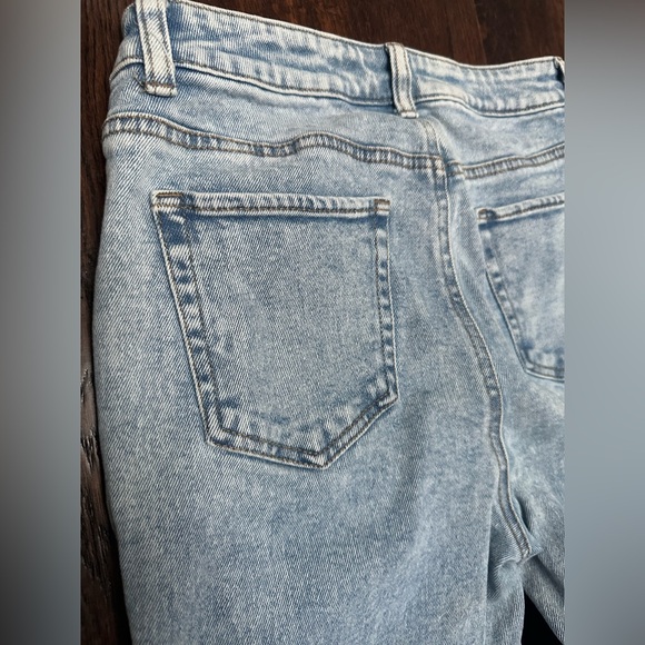 Tinseltown Light Blue Distressed Women's Jeans - Picture 5 of 5